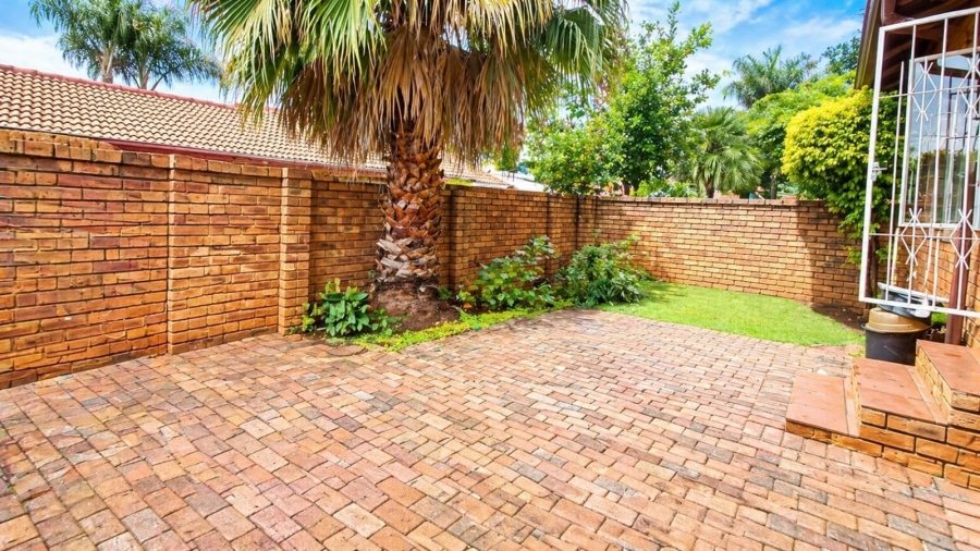 2 Bedroom Property for Sale in Safari Gardens North West